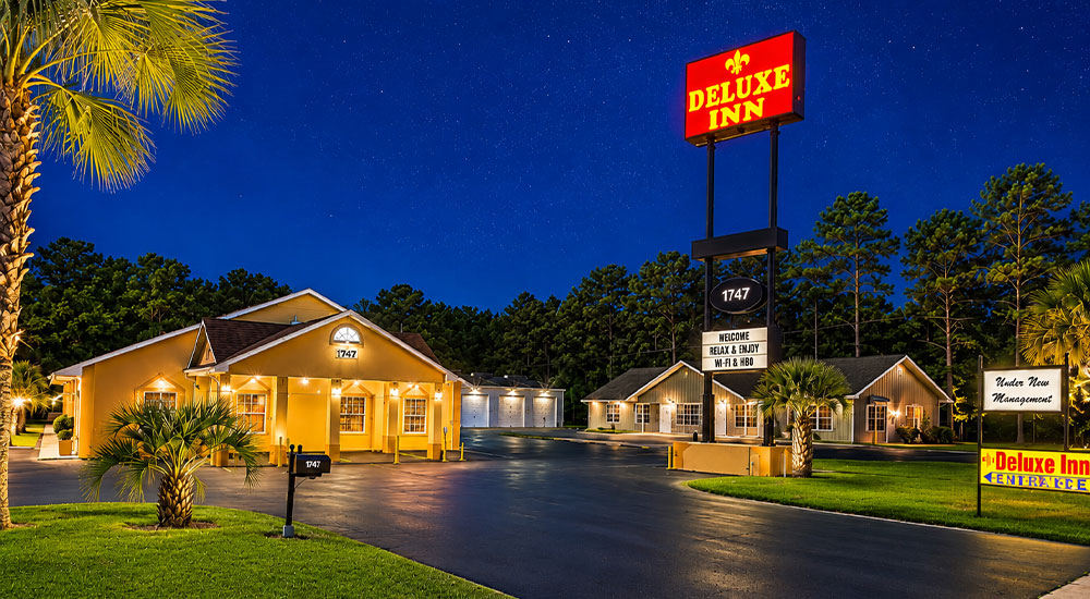 Deluxe Inn Hotel